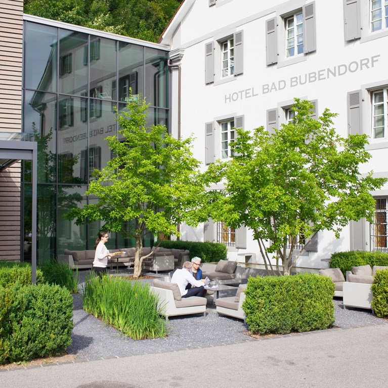 Aussenansicht Lounge Bad Bubendorf Hotel